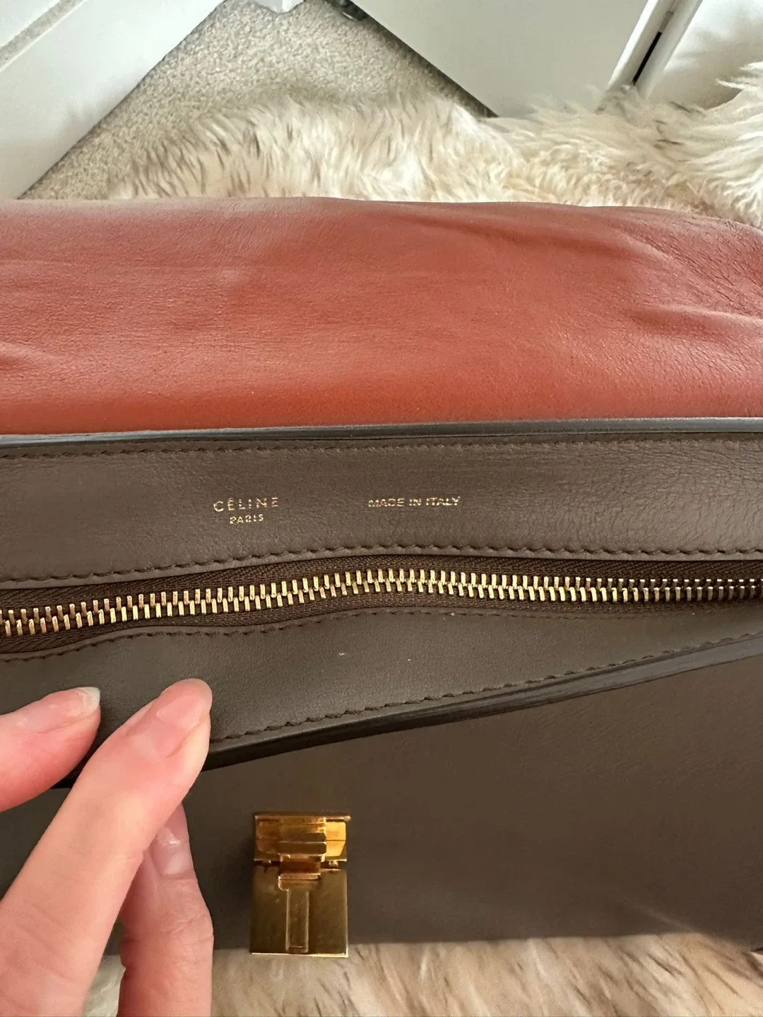 Celine Leather Handbag image indicator(3)