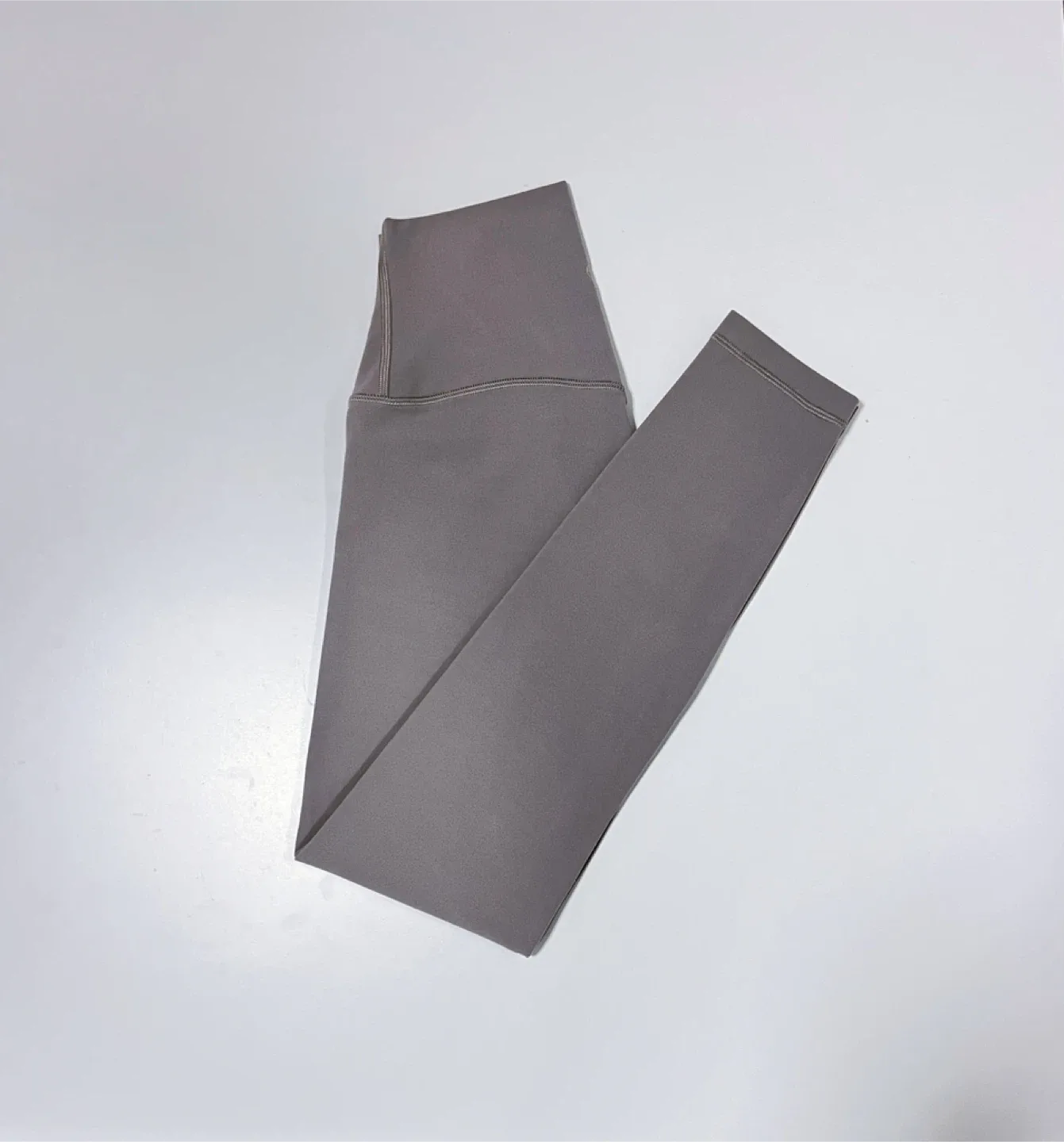 New-Aritzia Golden Leggings-Size 0 image indicator(2)