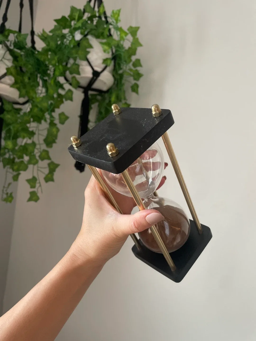 Hourglass Sand Timer - Black & Gold Accent image indicator(2)