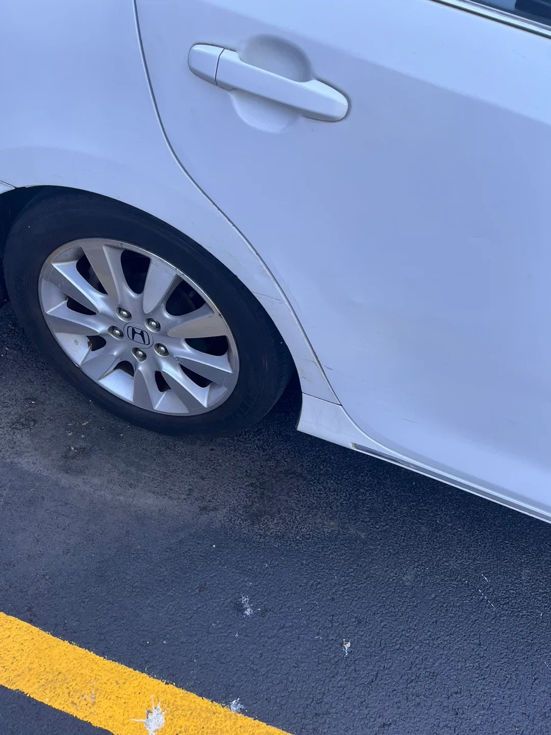 White 2012 Toyota Camry image indicator(7)