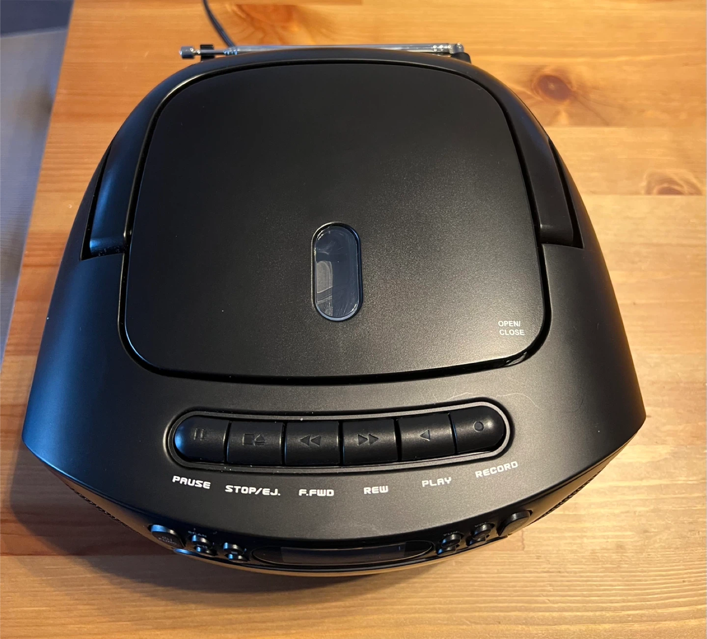 Emerson Portable CD Cassette Player - photo 2