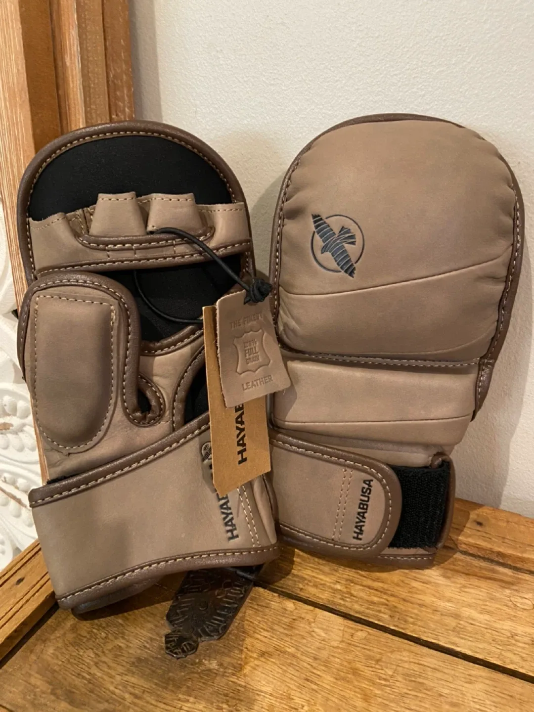 New Hayabusa T3 LX Leather 7oz MMA Sparring Training Gloves image indicator(7)