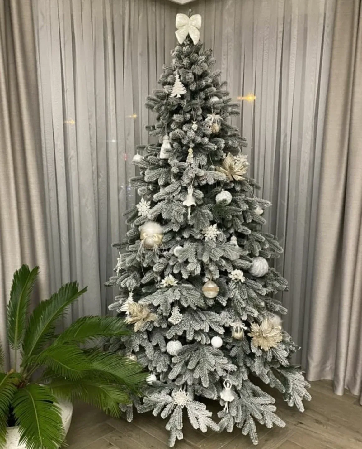 Flocked Christmas tree, top quality, brand new image indicator(3)