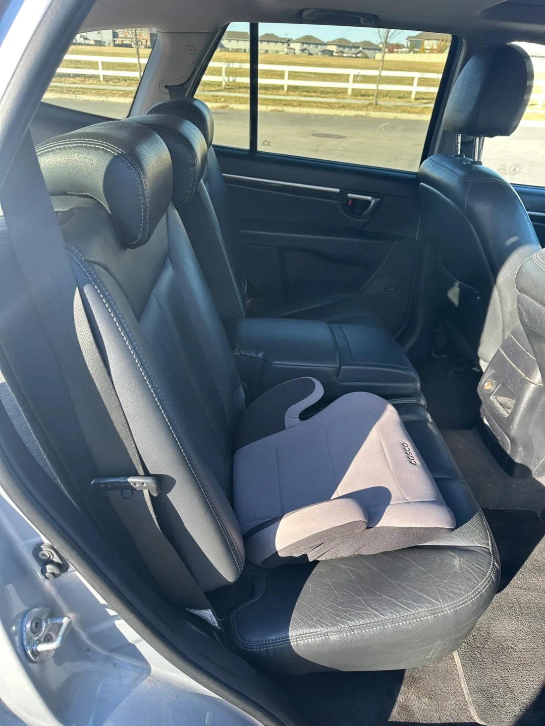 2010 Hyundai Santa Fe Limited Edition 4WD – Excellent Condition! image indicator(7)