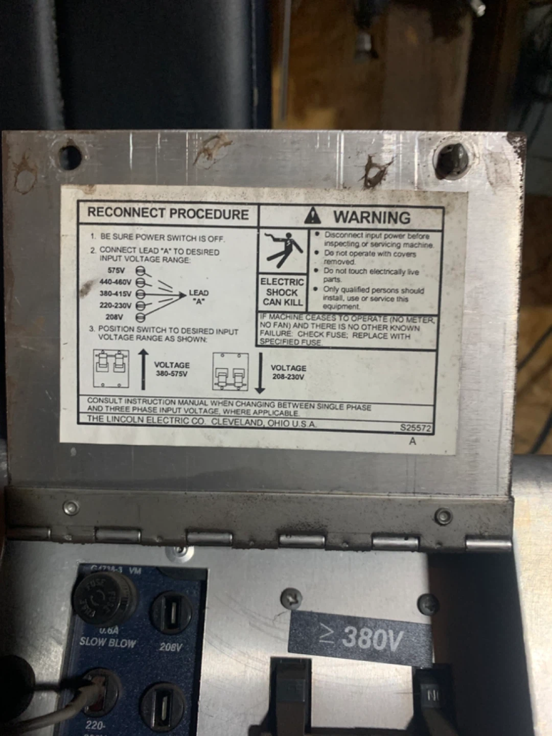Lincoln Electric ES275i Inverter Welder - photo 4