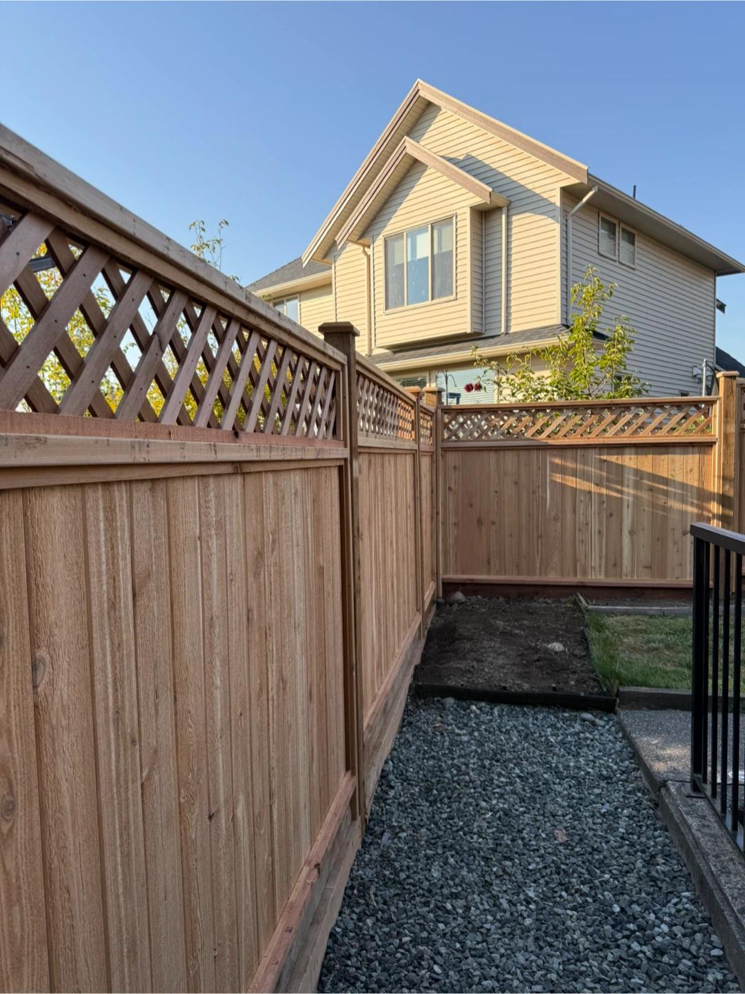 Cedar fence installation - photo 2