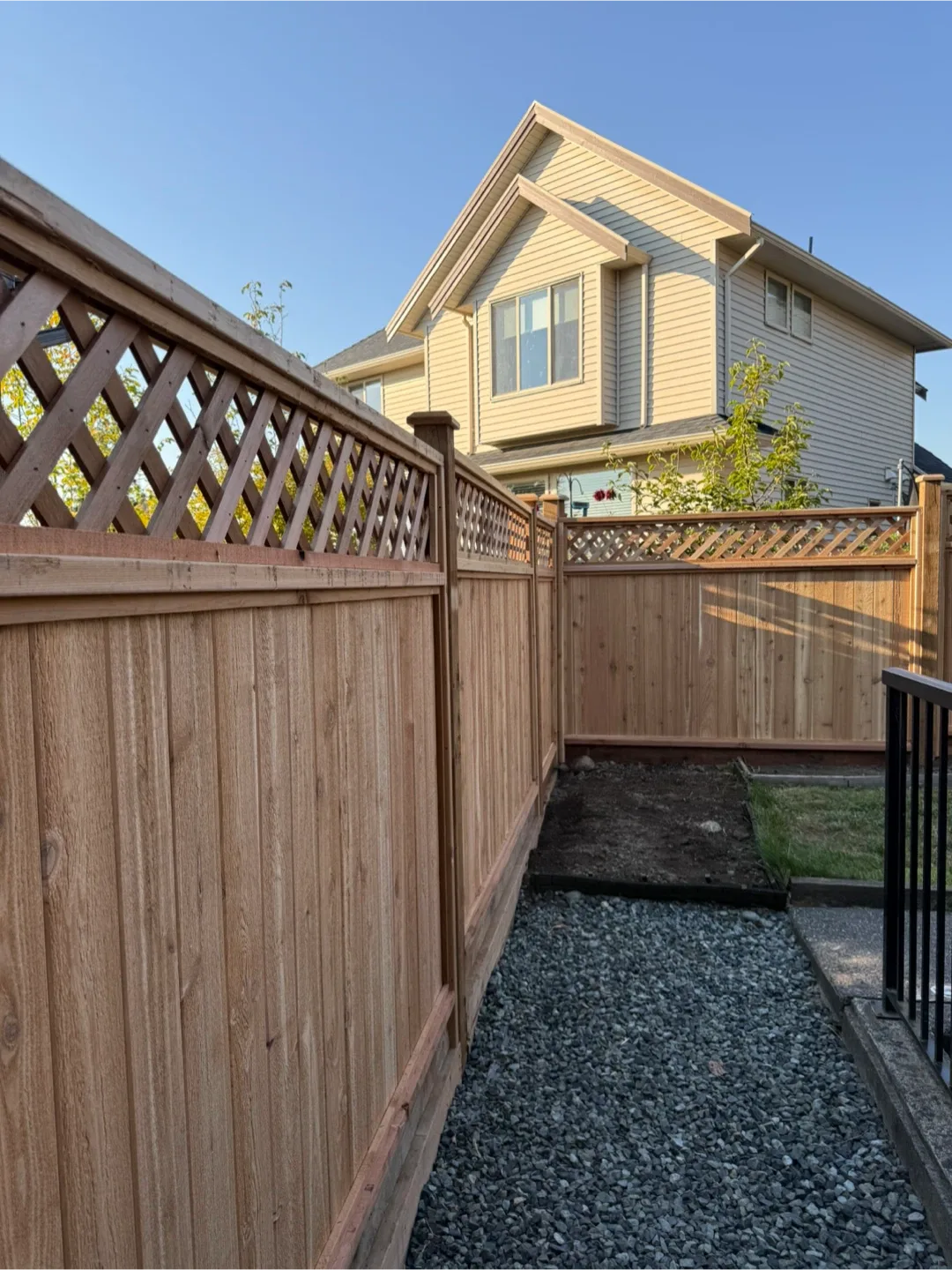 Cedar fence installation image indicator(2)