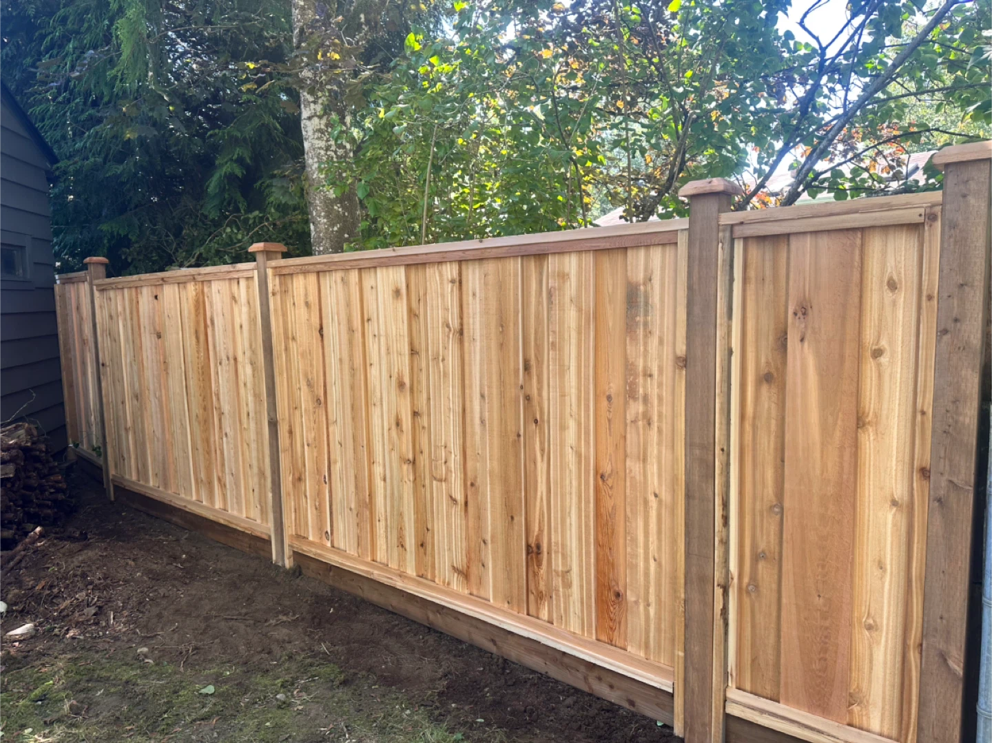 Cedar fence installation - photo 3