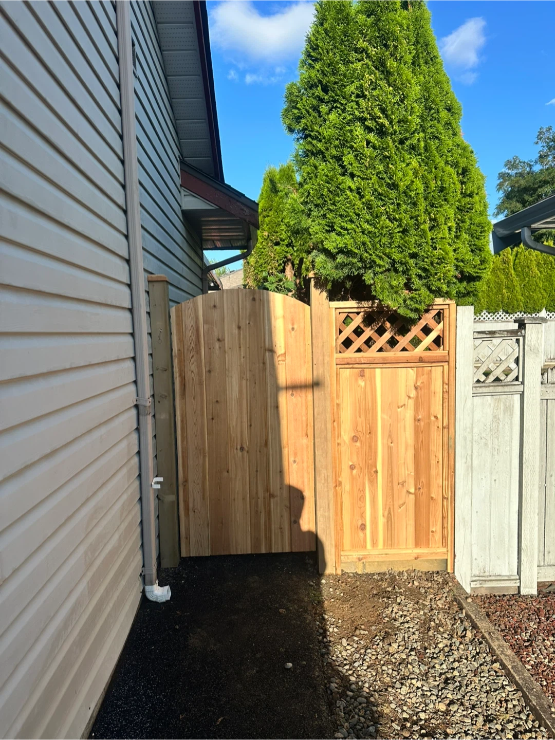 Cedar fence installation - photo 5