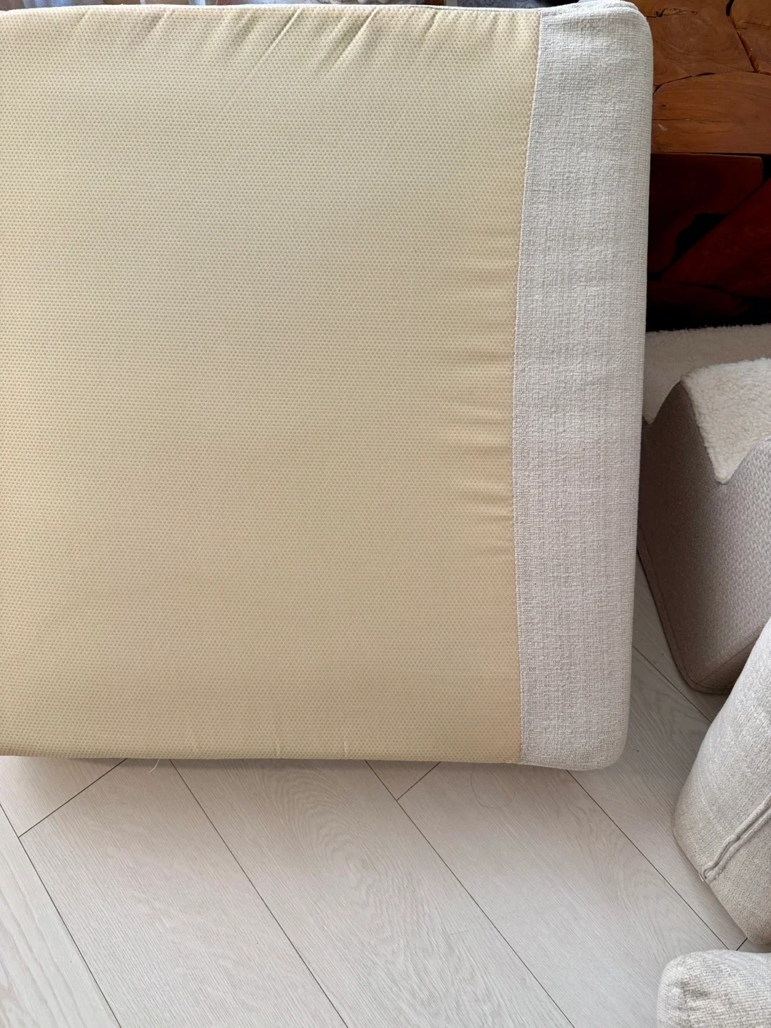 “LIKE NEW” Modern Beige Sofa – Chic Minimalist Design image indicator(9)