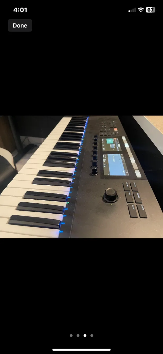 Native Instruments Komplete Kontrol S61 Keyboard image indicator(2)