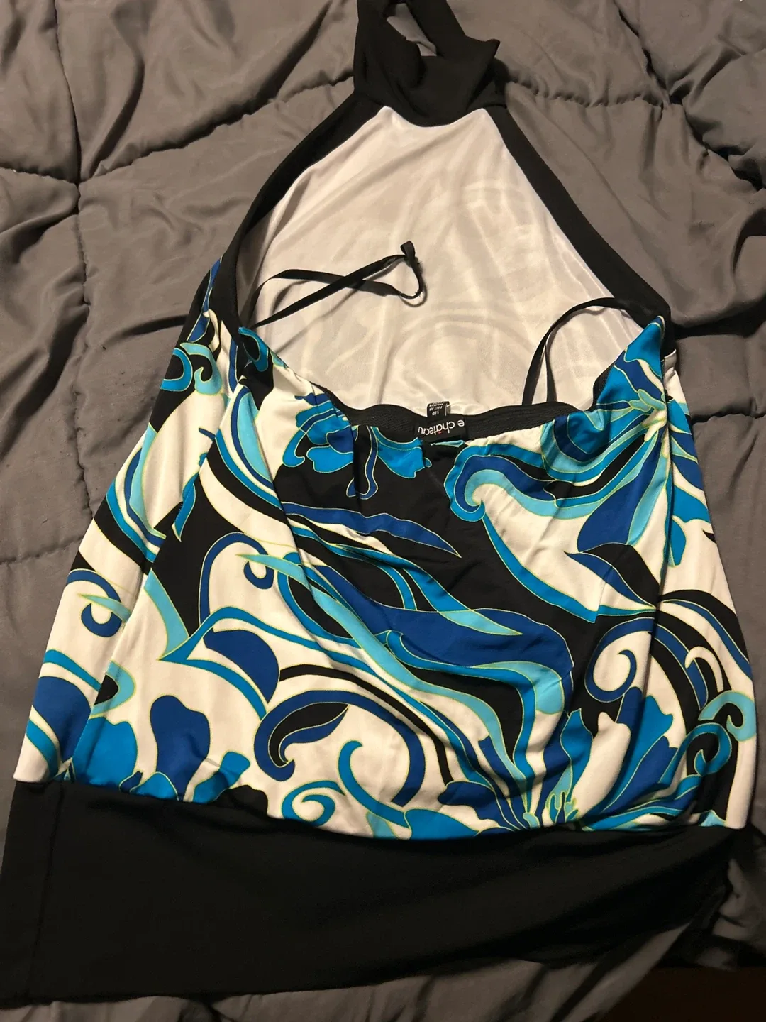 Le Chateau Halter Top - Size S image indicator(2)