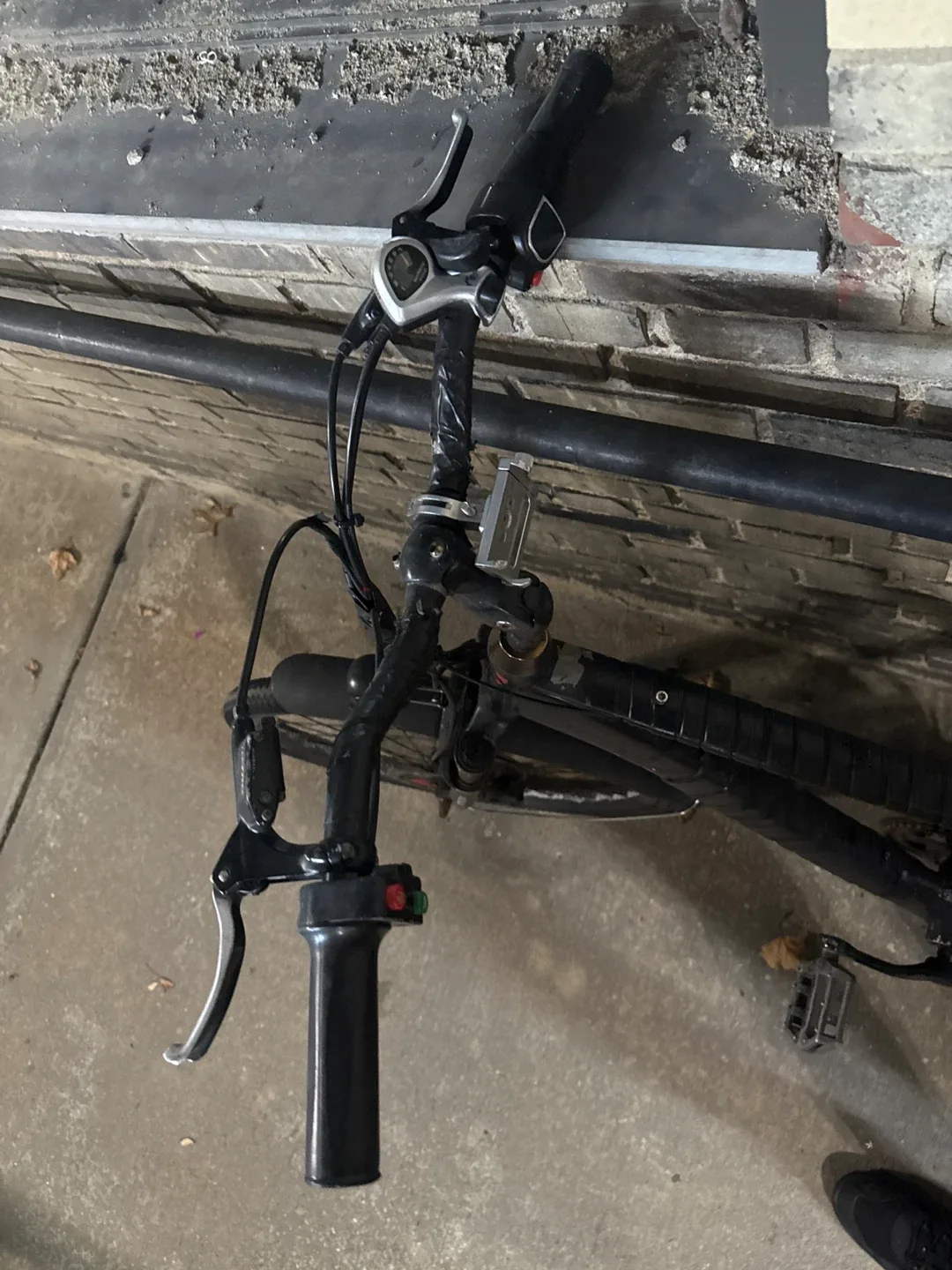 Black Electric Bike image indicator(4)