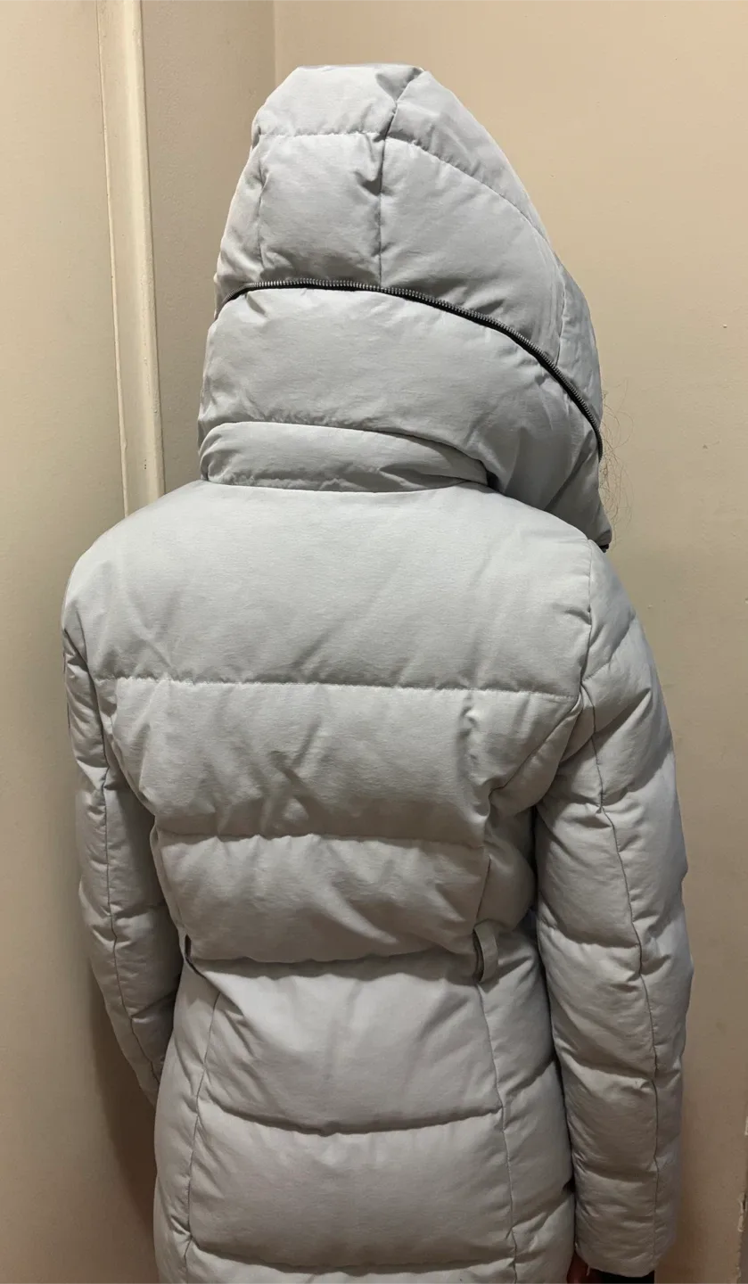 Moose Knuckles Down Puffer Jacket - Size S image indicator(2)