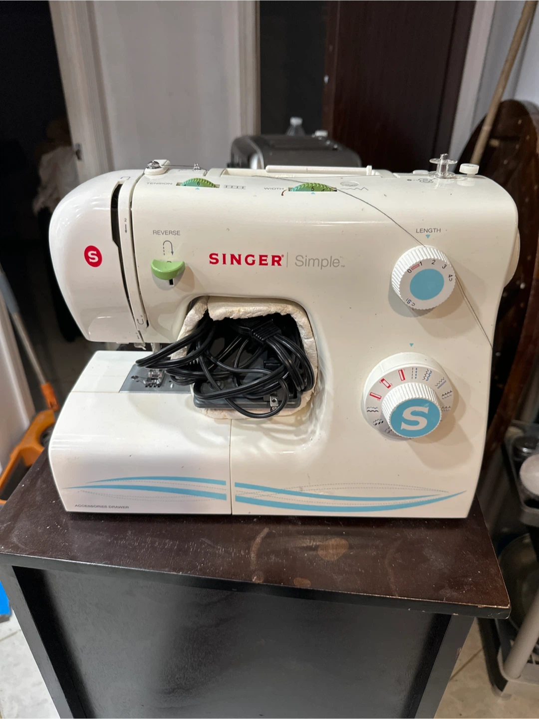 Singer Simple Sewing Machine