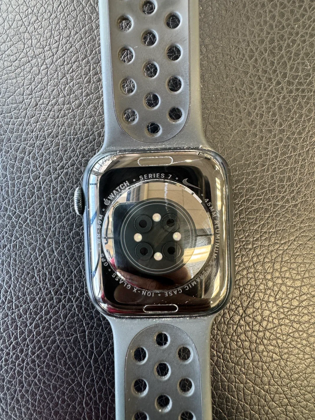 Apple Watch Series 7 45mm image indicator(2)