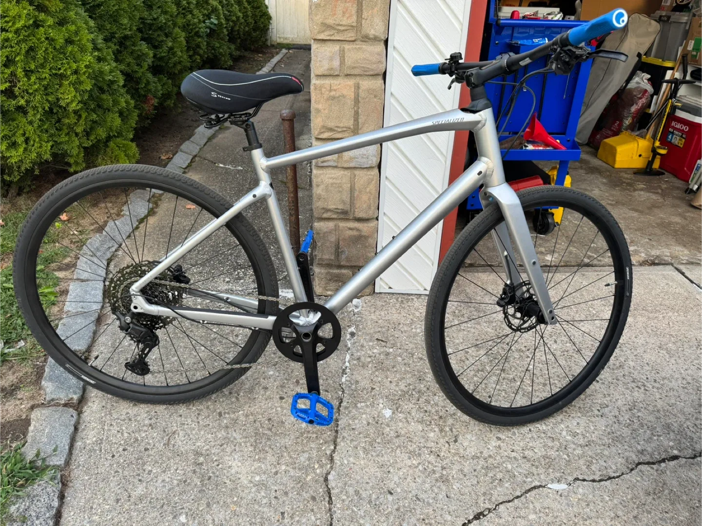 2025 Specialized Sirrus X 4.0 image indicator(3)