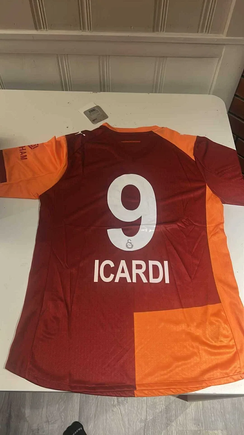 Galatasaray Football Jersey image indicator(3)