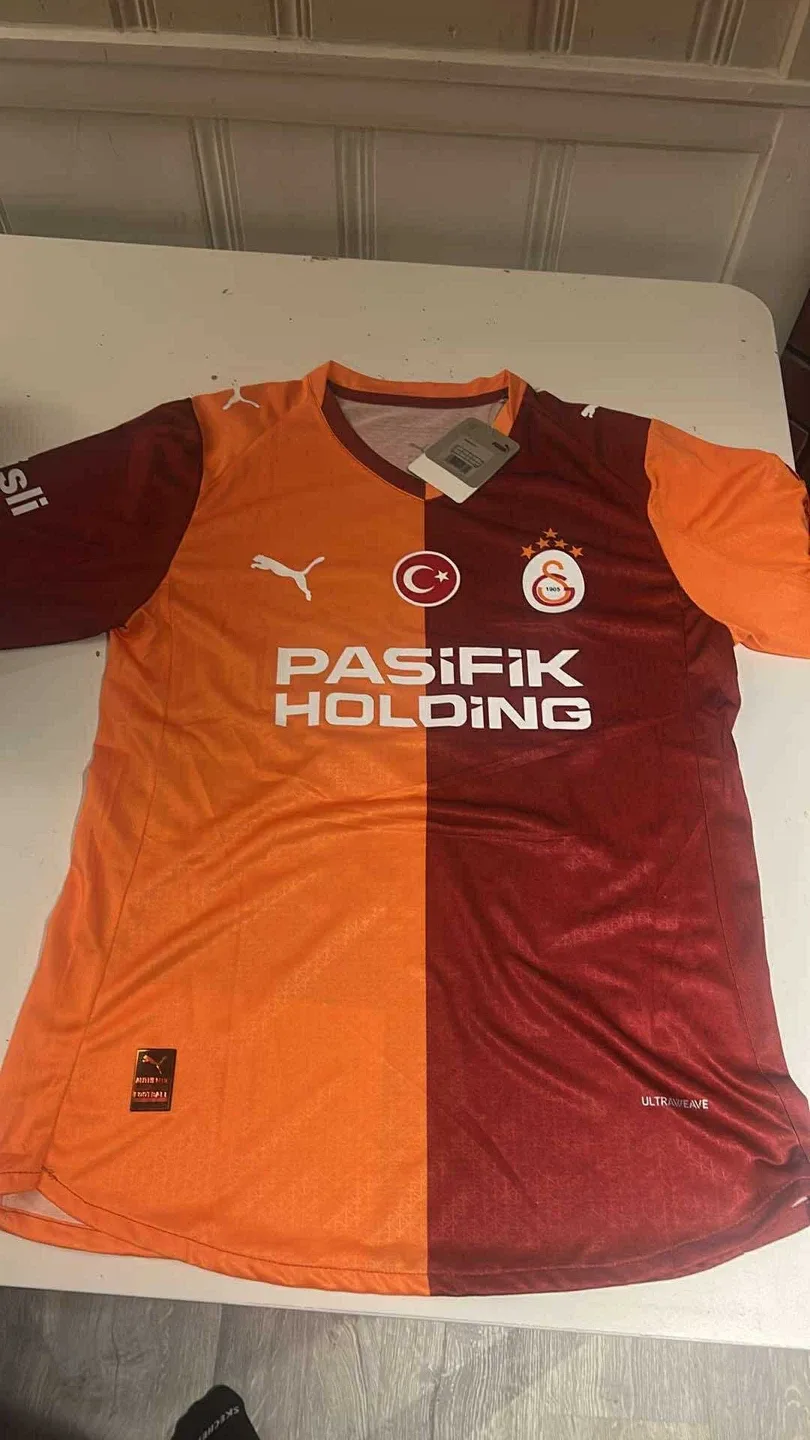Galatasaray Football Jersey image indicator(4)