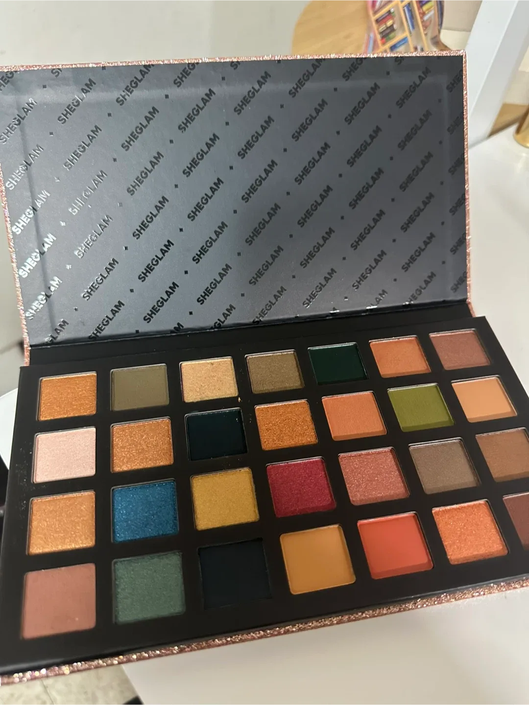 SHEGLAM Glitz Wiz Eyeshadow Palette image indicator(2)