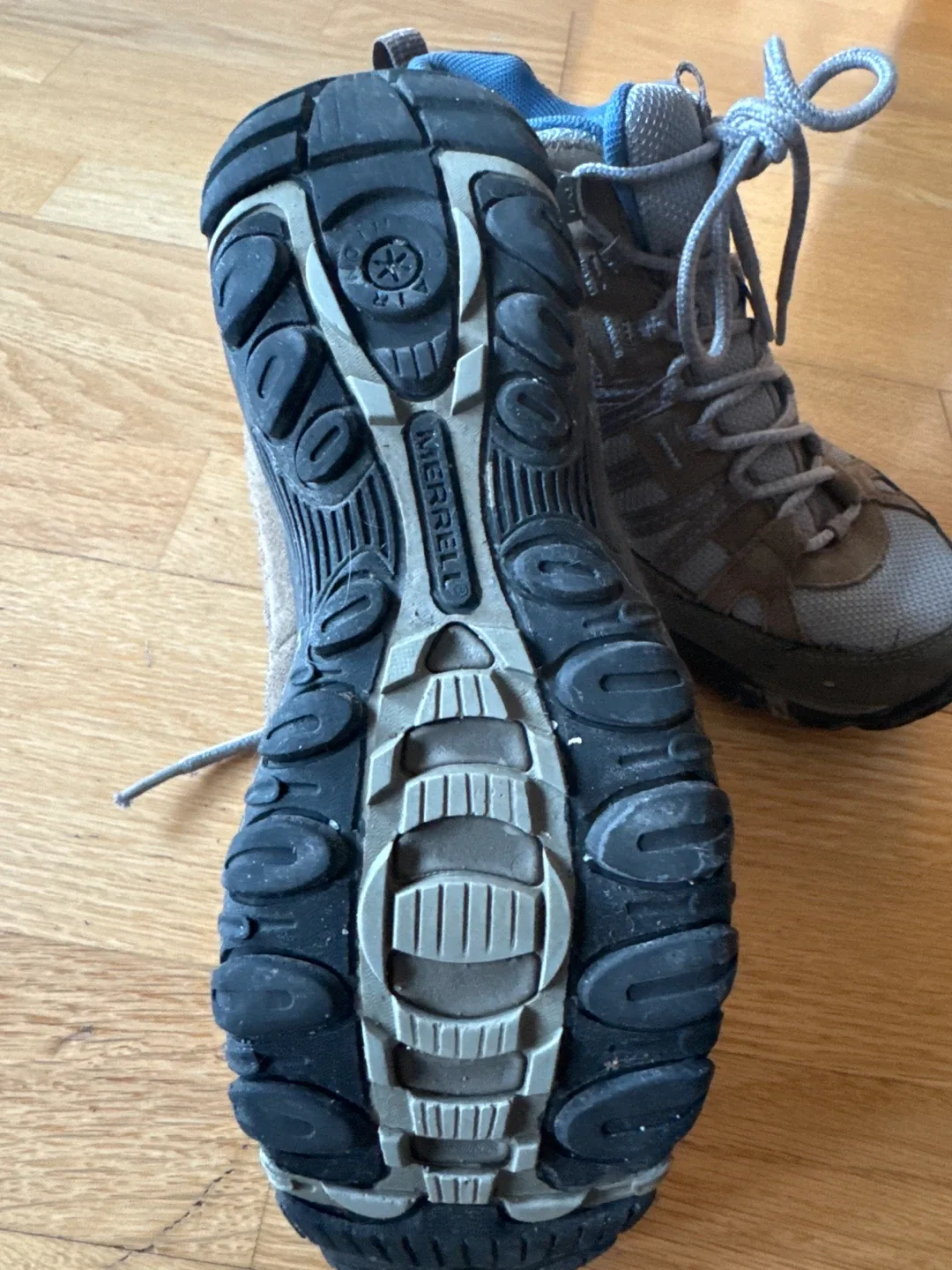 Merrell Women's Hiking Boots, Size 7 image indicator(2)