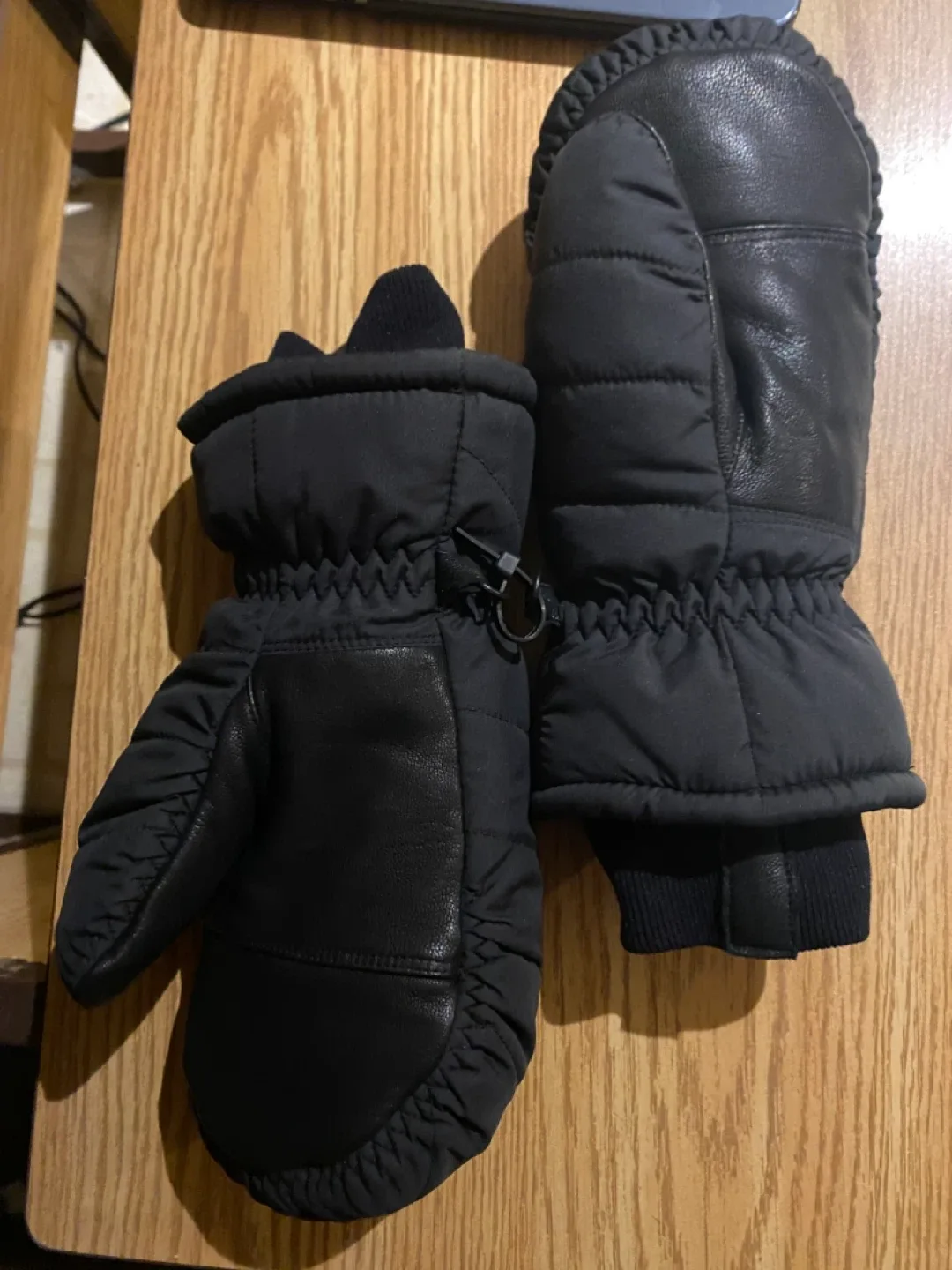 Swany Black Mittens image indicator(5)