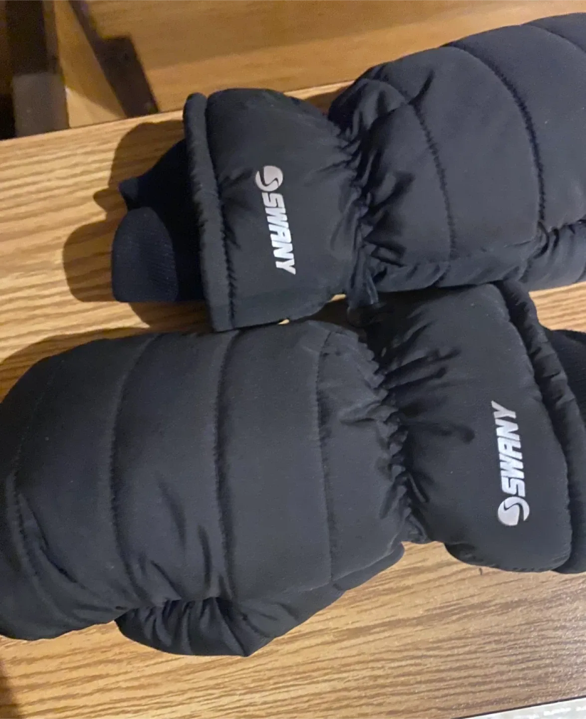 Swany Black Mittens image indicator(2)