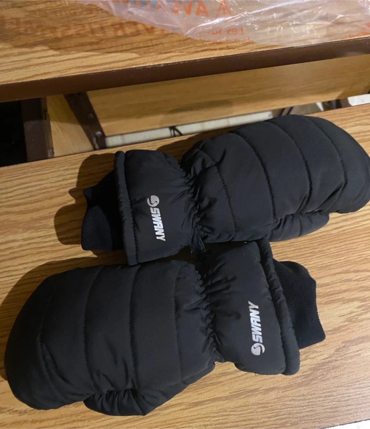 Swany Black Mittens Small