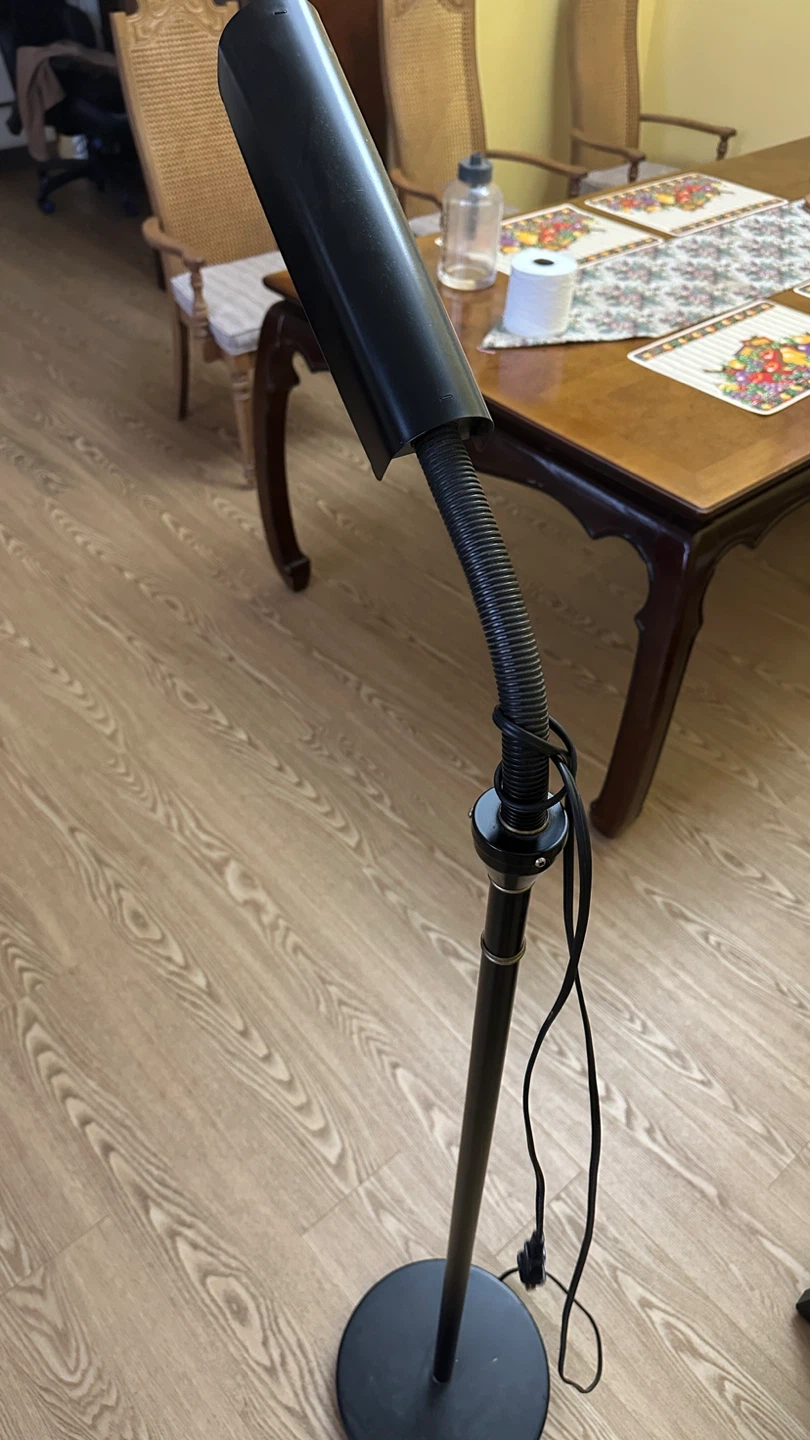 Floor lamp with adjustable Brightness (CAN DELIVER) - photo 2