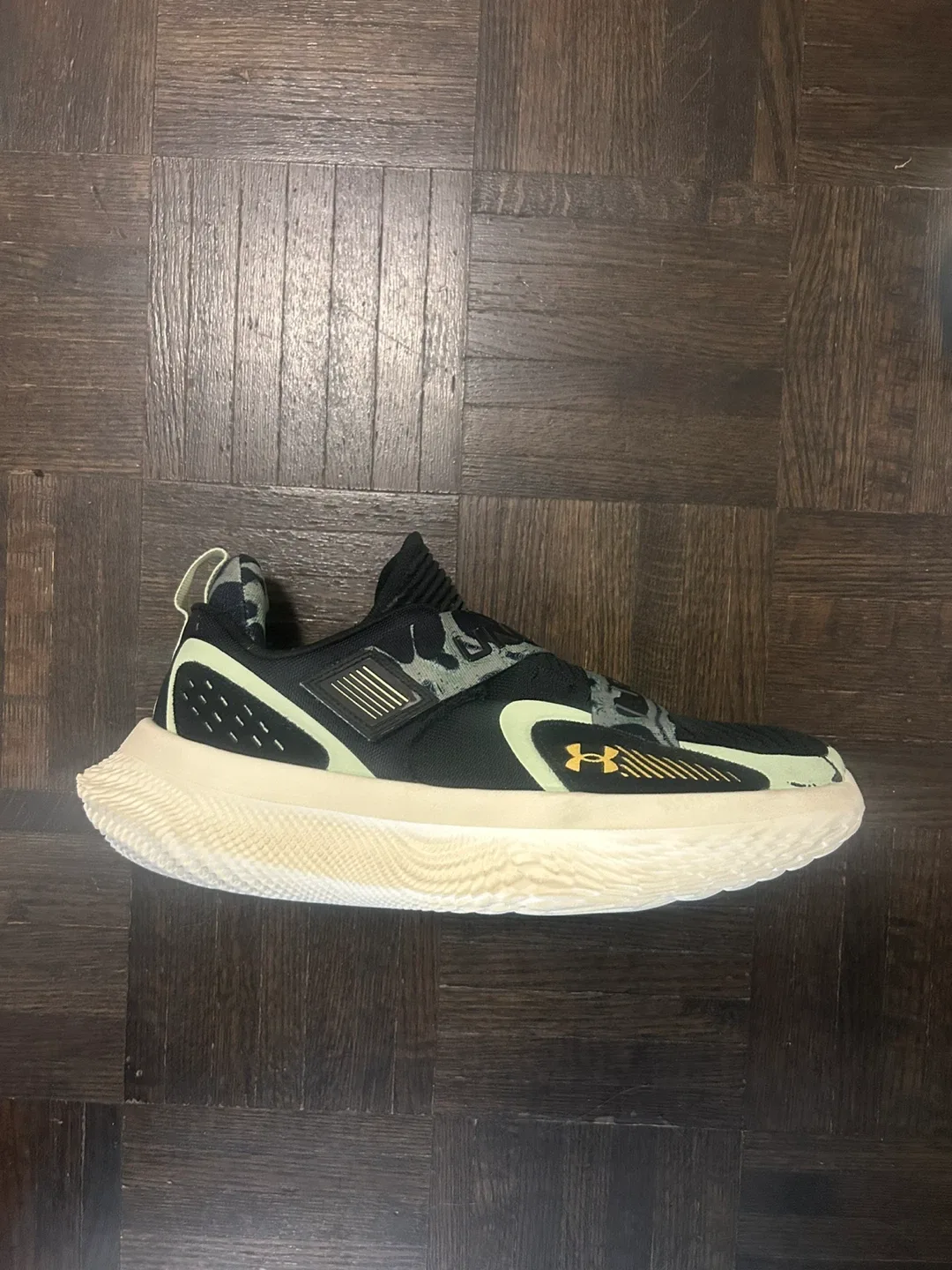 Under Armour Canada Elite Basketball Men's Shoes