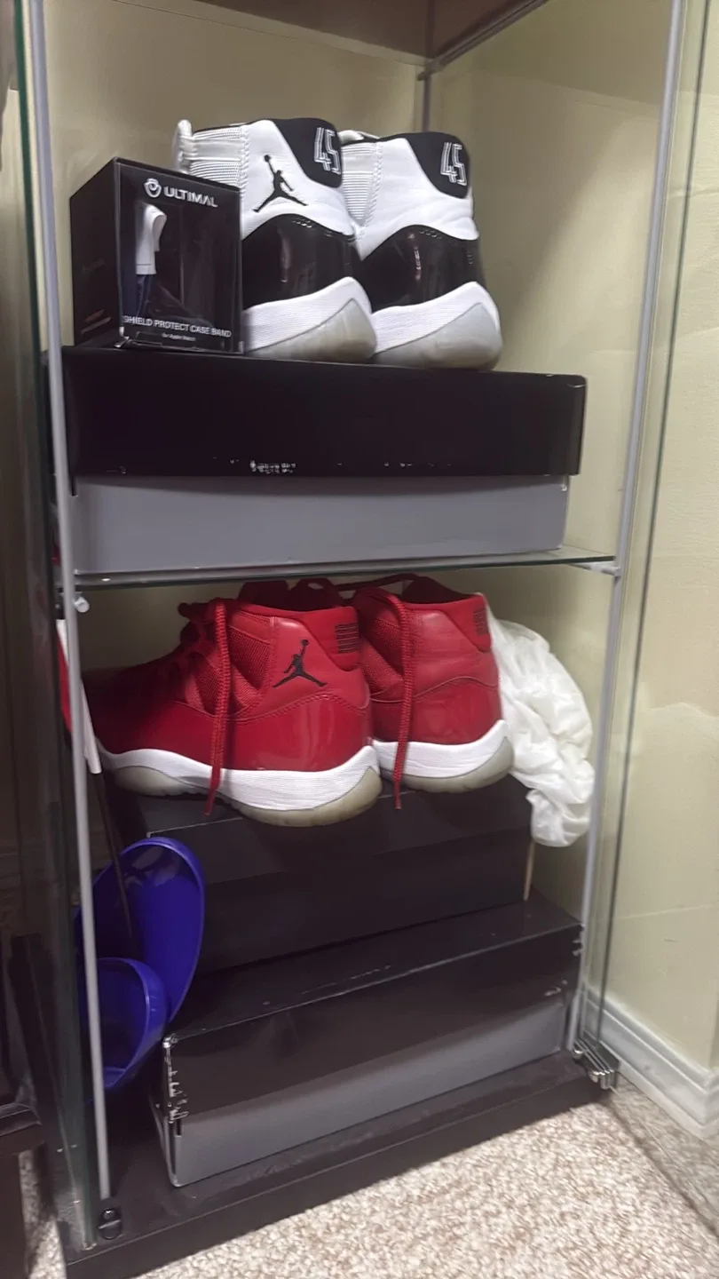 Air Jordan 11 Retro Size 8 image indicator(3)