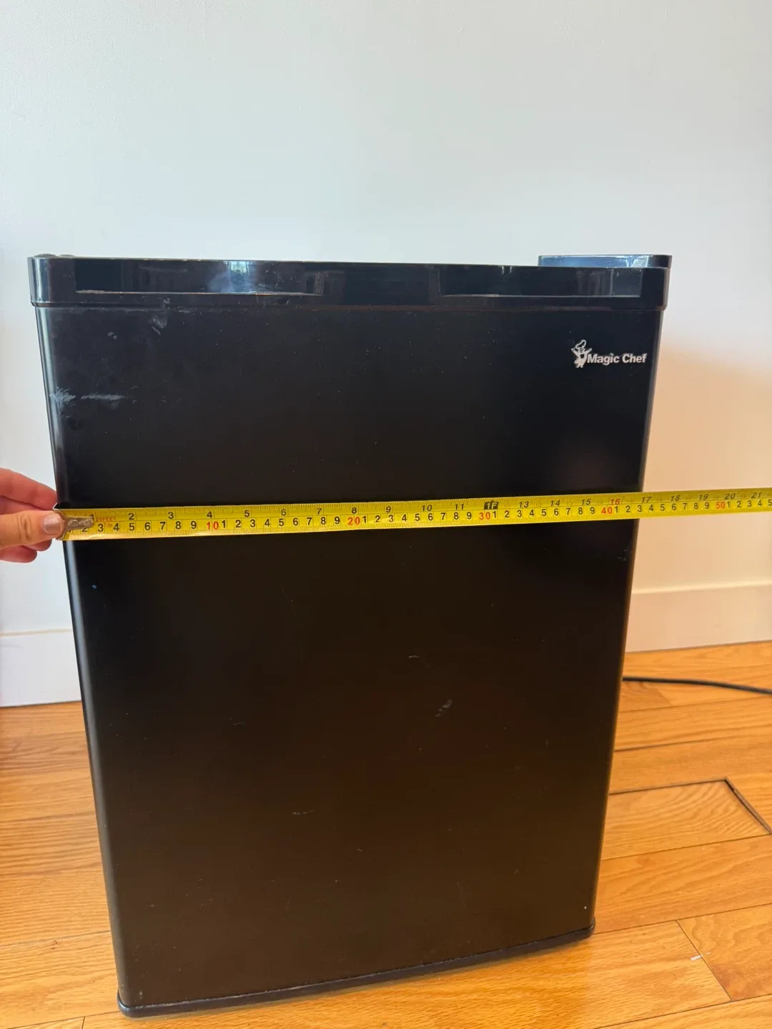 Magic Chef Mini Fridge - Black image indicator(2)