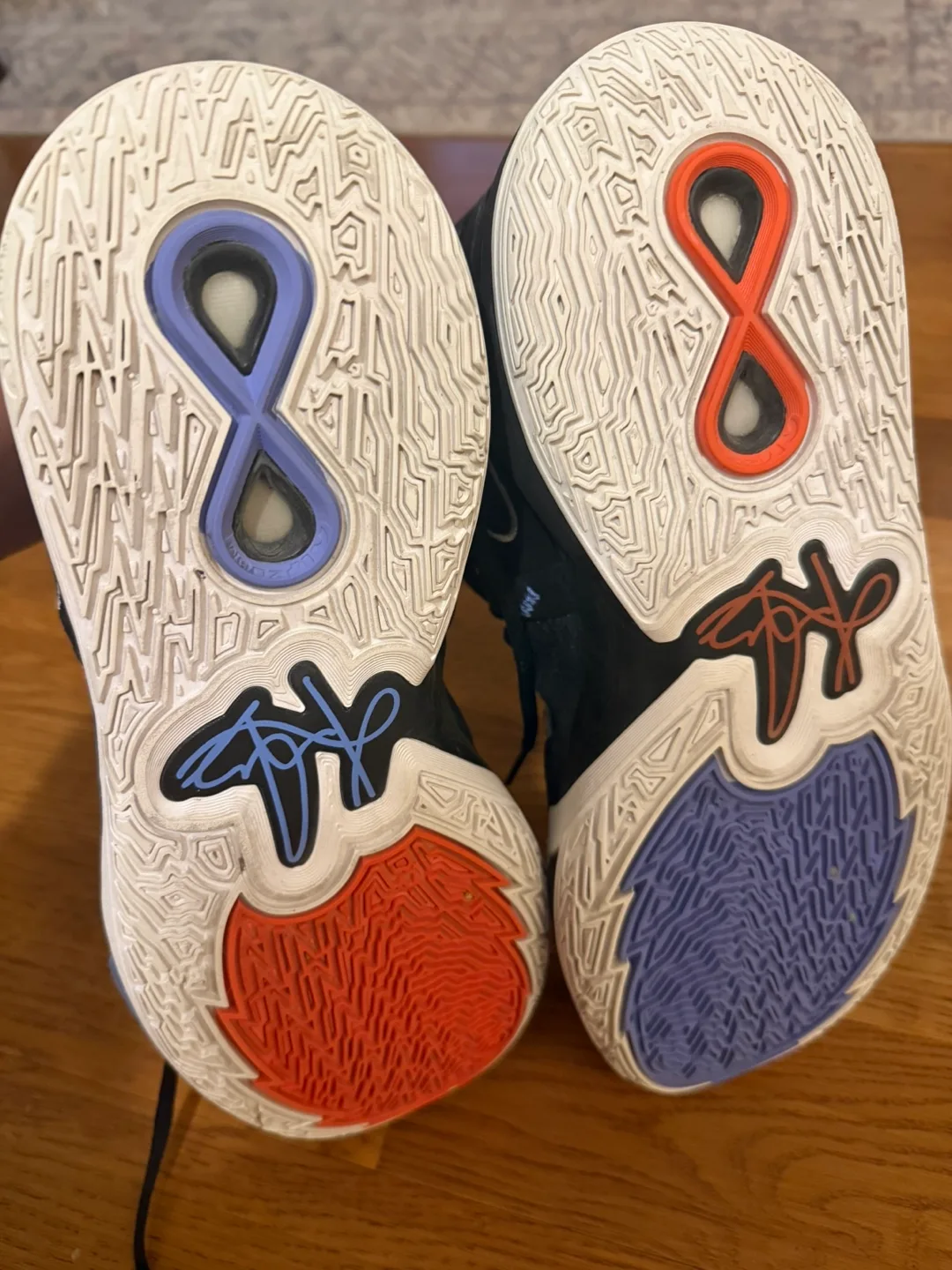 Nike Kyrie 6 Basketball Shoes, Size 13 image indicator(4)