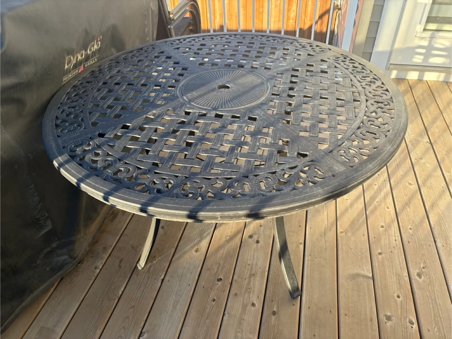 Metal Patio Table and 6 Chairs image indicator(2)