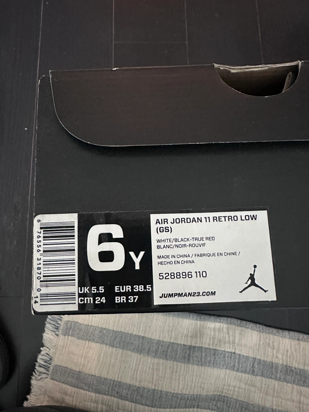 Air Jordan 11 Retro Low (GS) - Size 6Y - photo 3