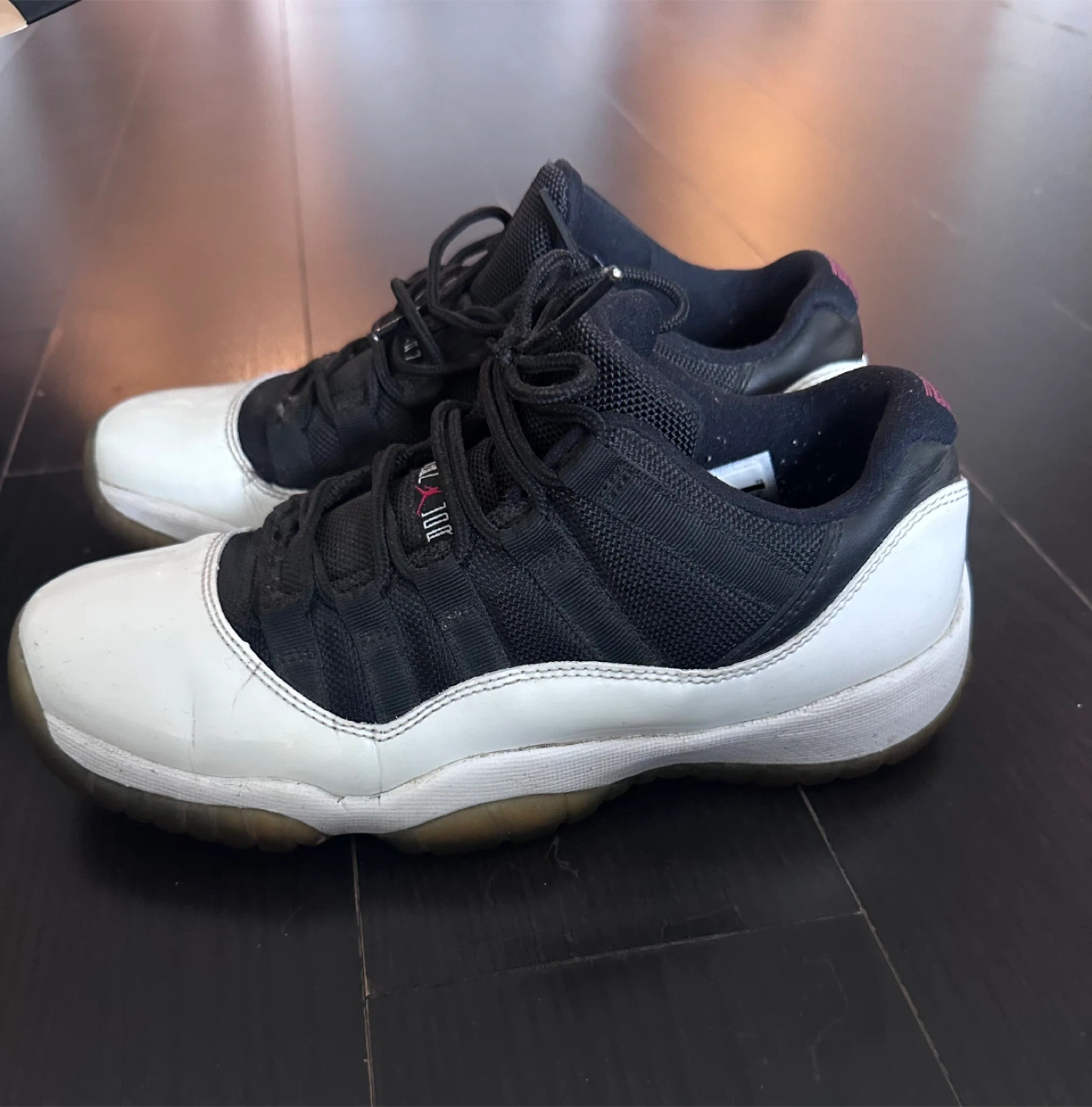 Air Jordan 11 Retro Low (GS) - Size 6Y