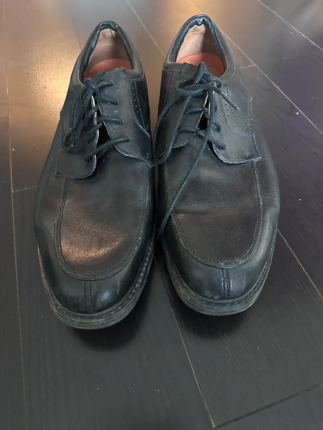 Men’s boots/ dress shoes/ sneakers- Size 13 image indicator(5)