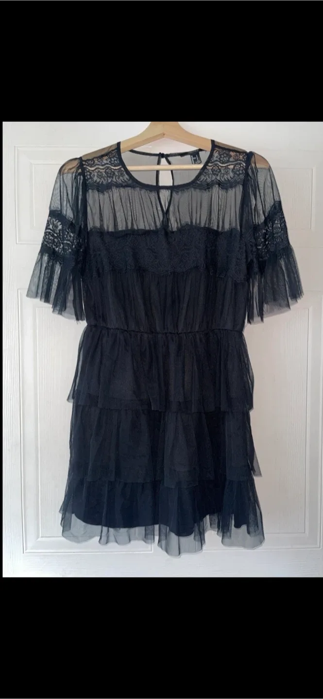 Forever 21 Chiffon Lace Ruffled Mini Shirtdress size M image indicator(5)