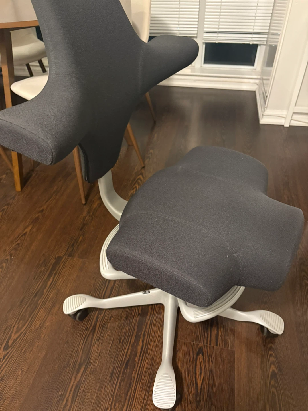 Hag Ergonomic Capisco Chair in Grey - photo 3