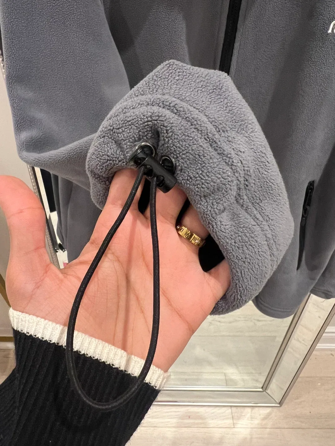 Grey Fleece Jacket small (oversized) image indicator(6)