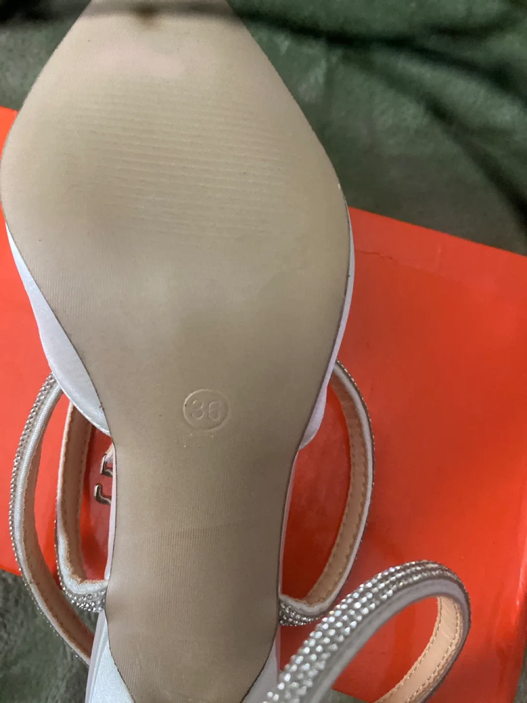 White Heels Size 6 image indicator(3)