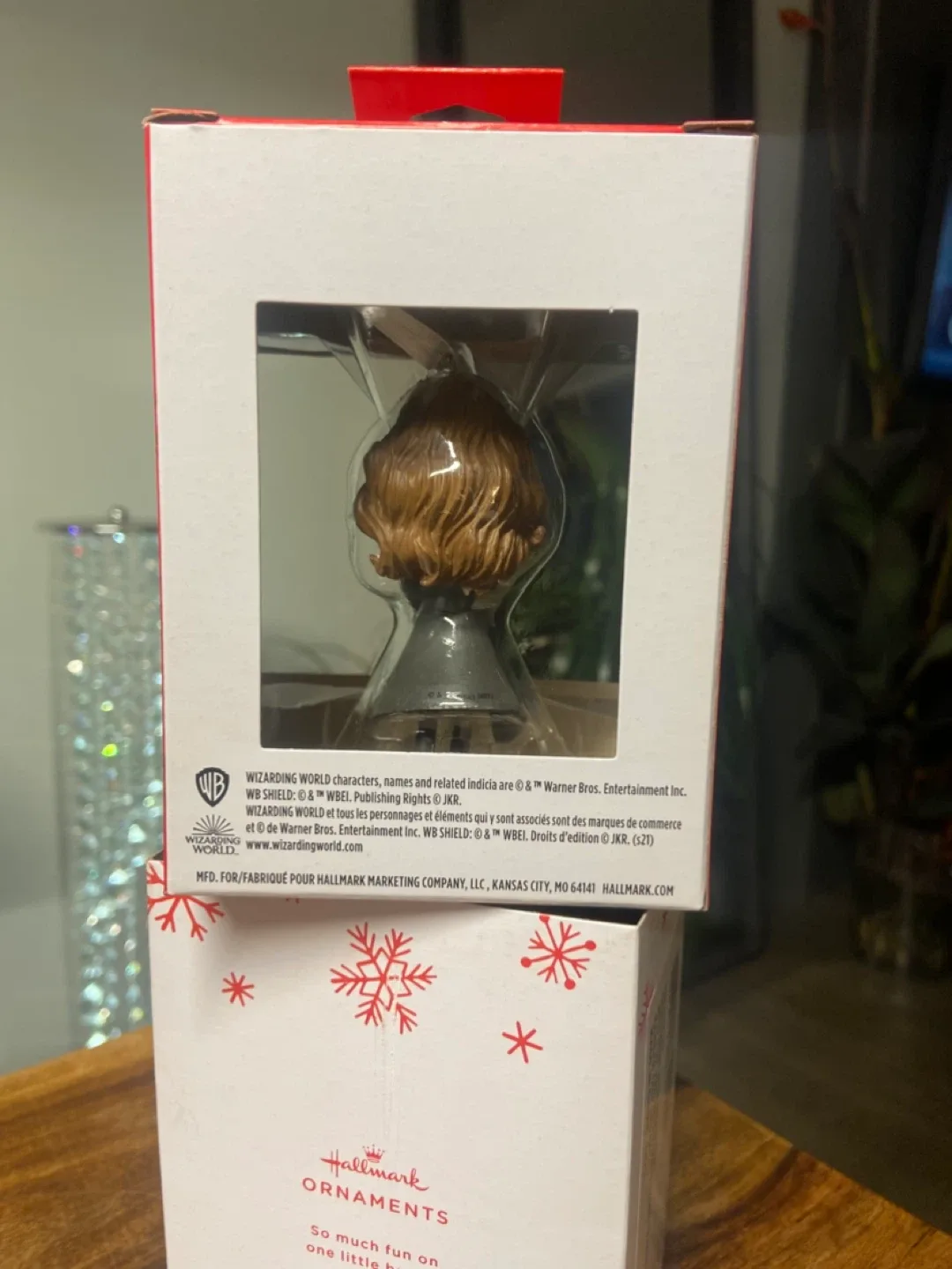 NEW: Hallmark Harry Potter Hermione Granger Ornament - New image indicator(5)