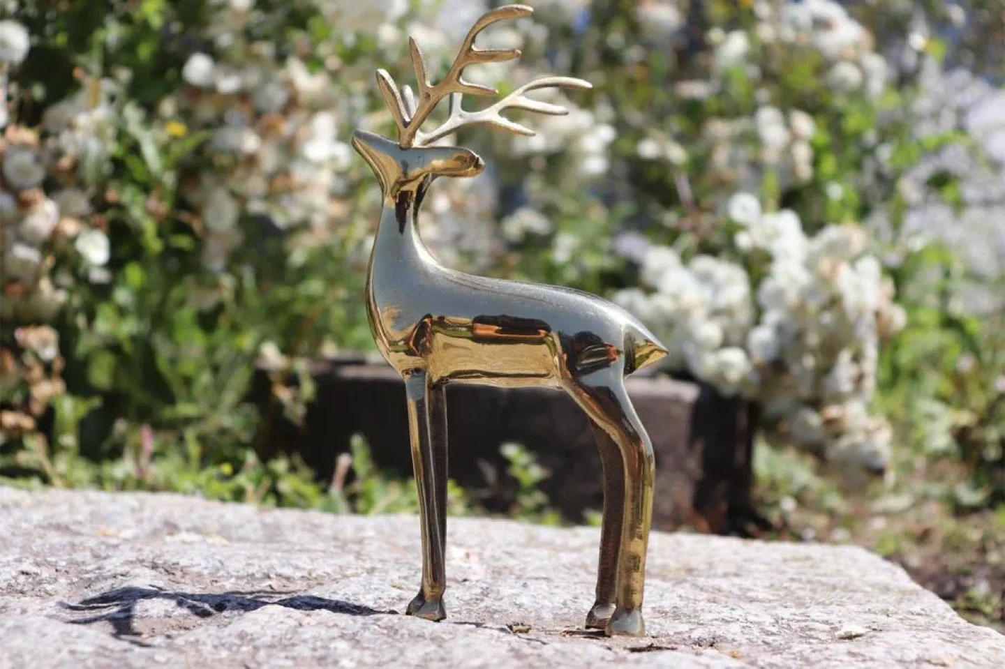 Yellow Brass Deer and cubs Figurine image indicator(5)