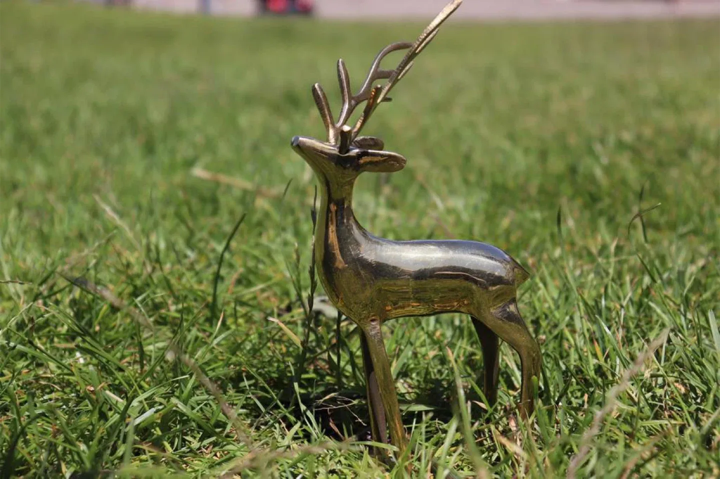 Yellow Brass Deer and cubs Figurine image indicator(2)