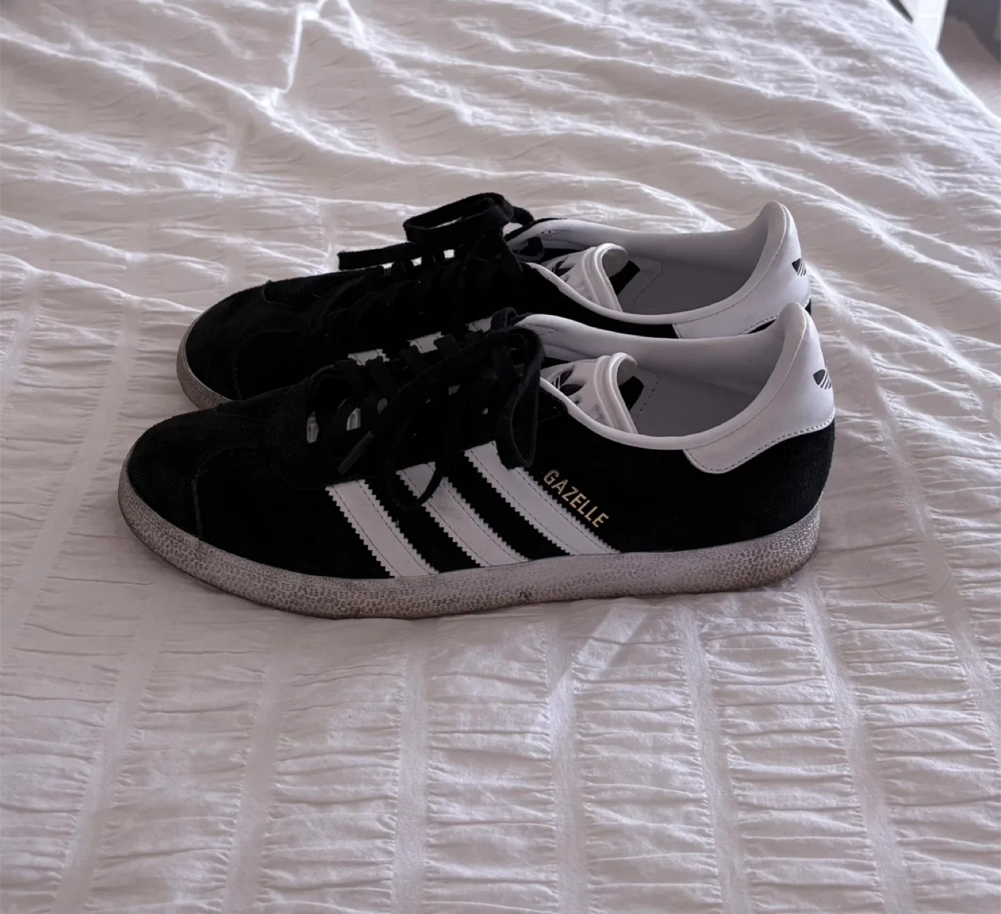 Adidas Gazelle Black & White image indicator(3)