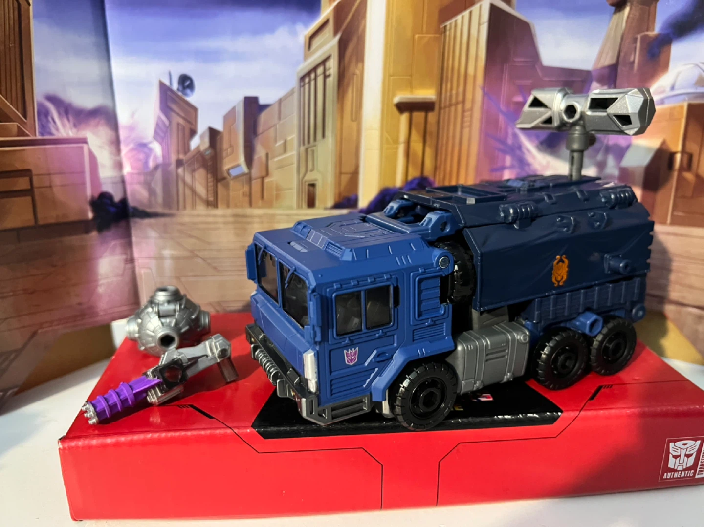 Transformers Legacy Evolution Voyager Class Optimus Prime - photo 2