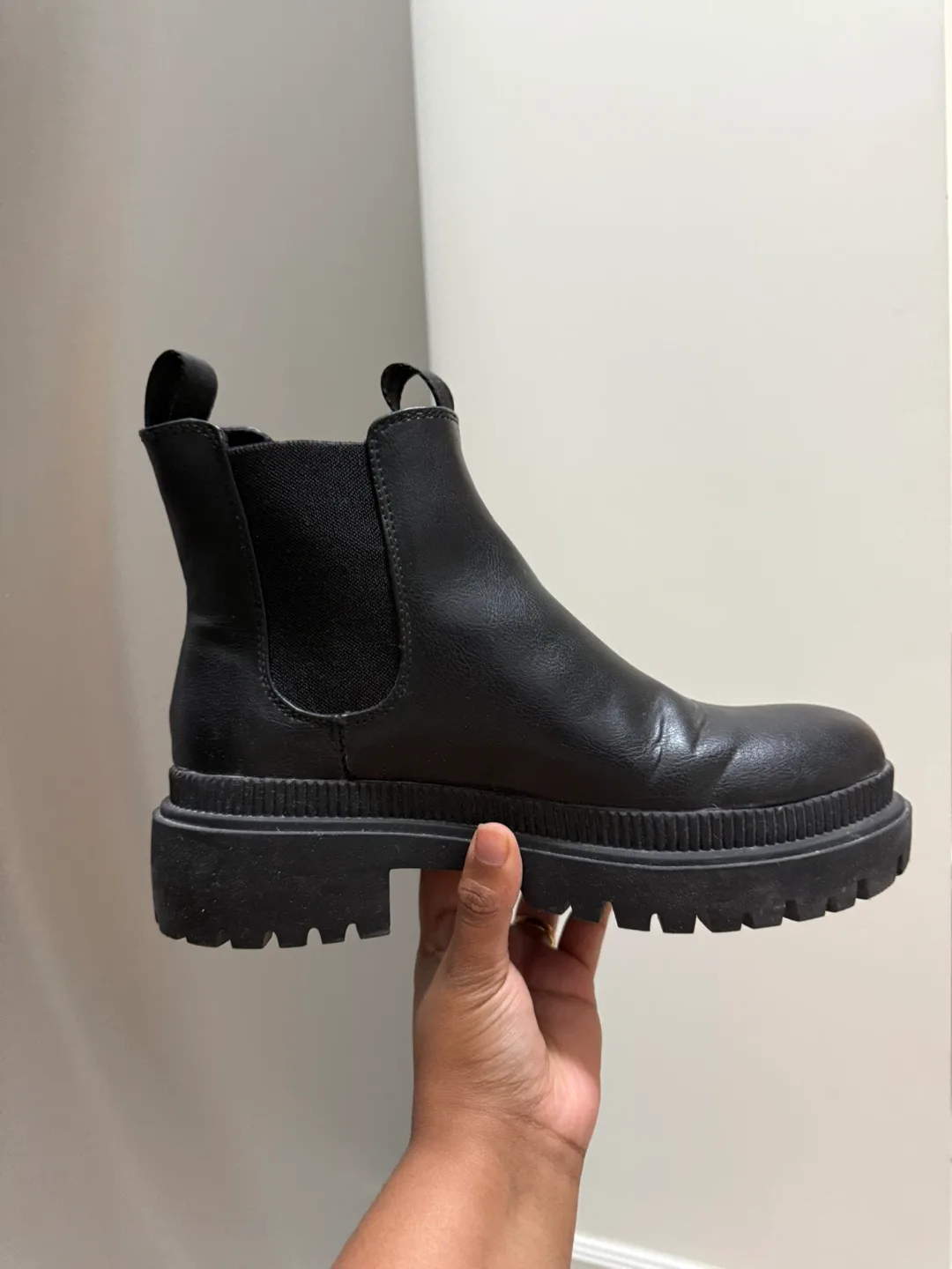Black Chelsea Boots - Size 37 image indicator(2)