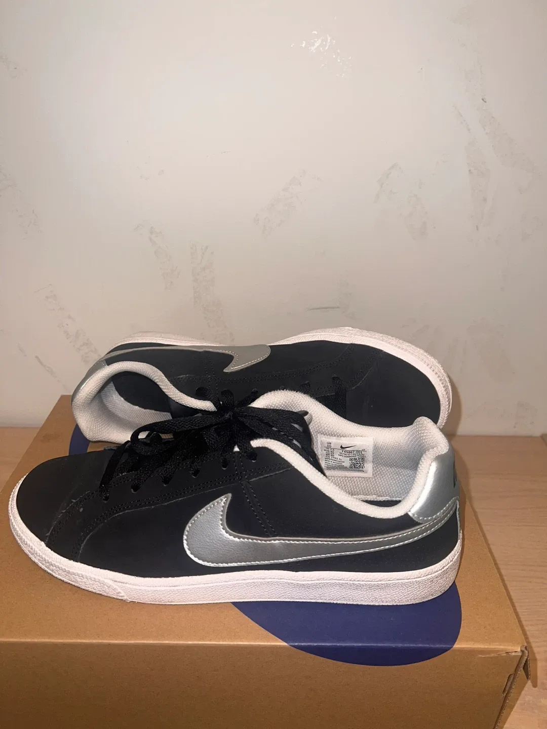 Nike Court Royale Shoes - Black/Silver image indicator(2)