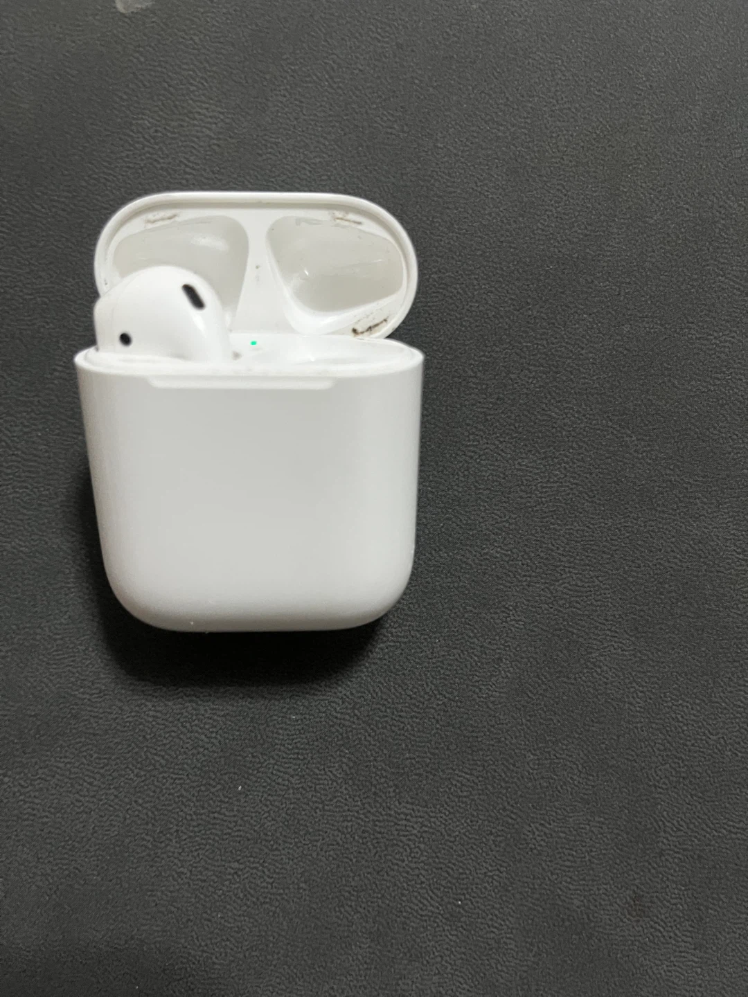 Apple AirPods 2nd generation - photo 4