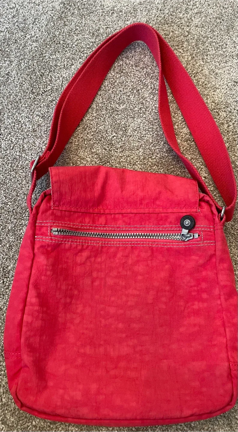 Kipling crossbody,Roots crossbody, Tyler Rodan backpack image indicator(7)